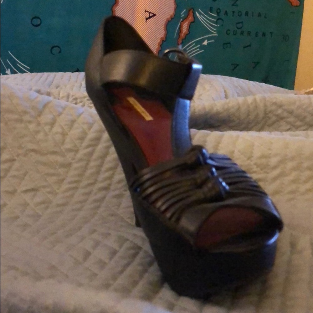 Max studio heels